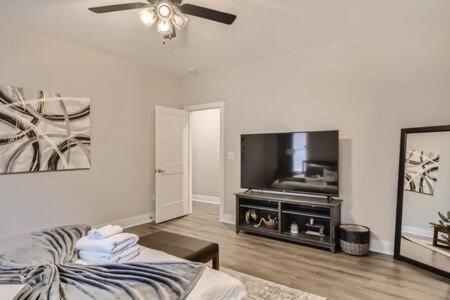 New Build 5 Min To Broadway Sleeps 10 Villa Nashville Buitenkant foto