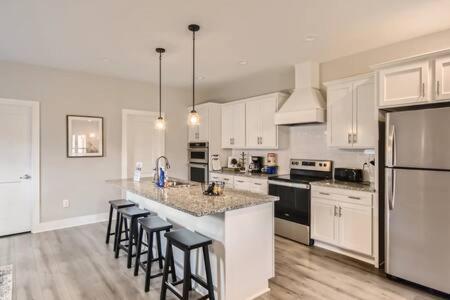 New Build 5 Min To Broadway Sleeps 10 Villa Nashville Buitenkant foto
