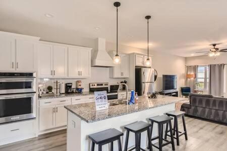 New Build 5 Min To Broadway Sleeps 10 Villa Nashville Buitenkant foto