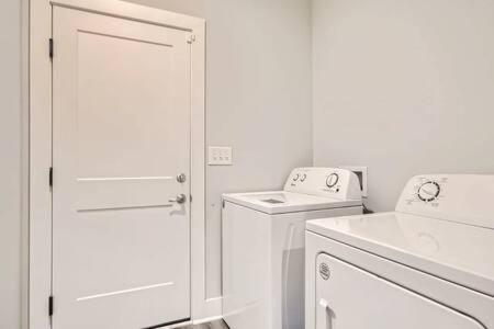 New Build 5 Min To Broadway Sleeps 10 Villa Nashville Buitenkant foto
